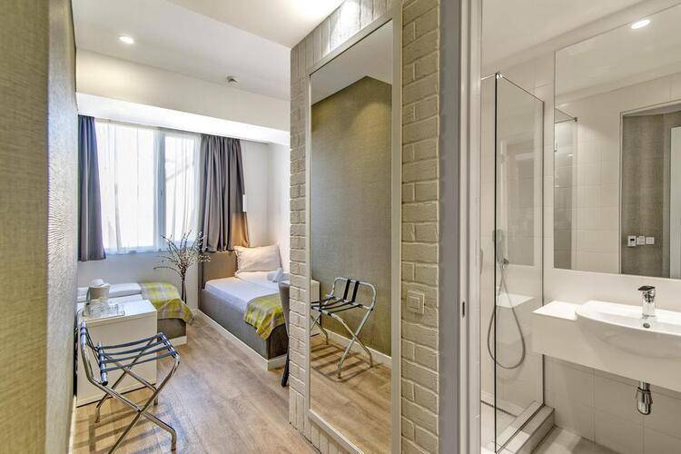 Belgrade Inn Garni Hotel