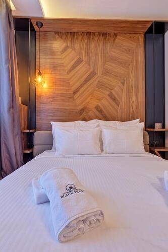 Black Pearl Luxury Suites