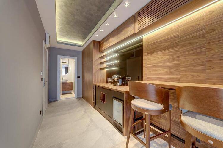 Black Pearl Luxury Suites
