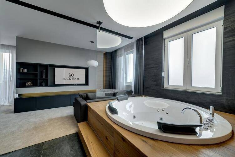 Black Pearl Luxury Suites