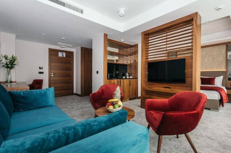 Central Point Hotel