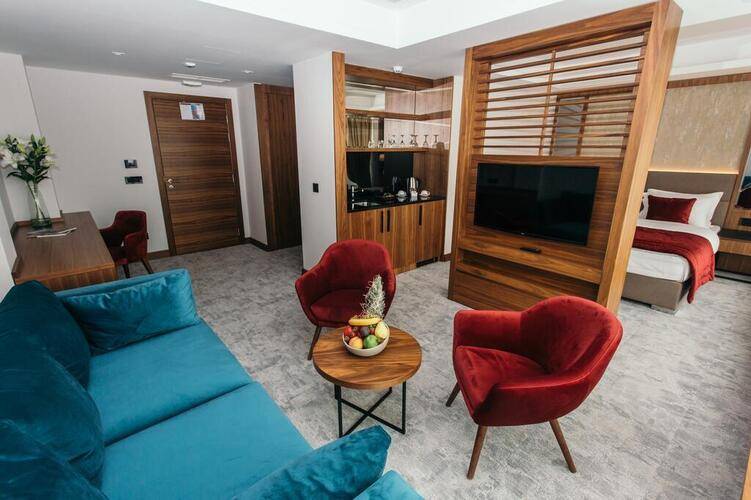 Central Point Hotel