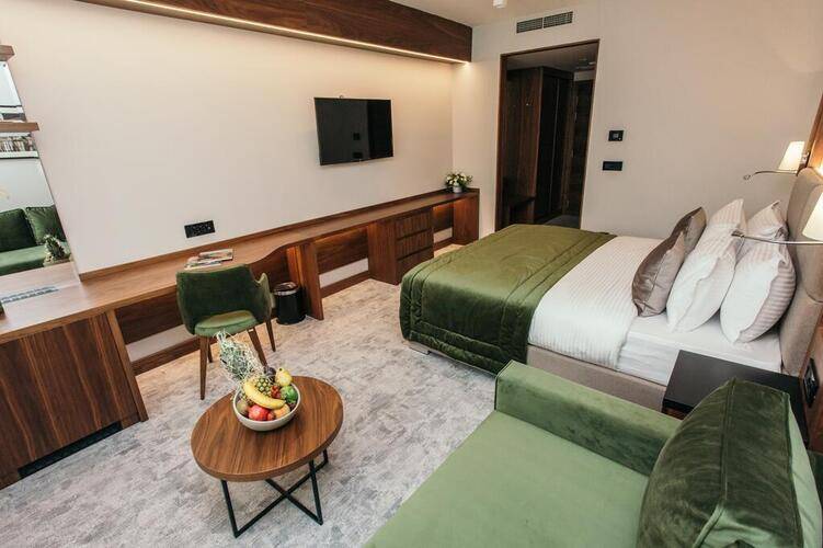 Central Point Hotel