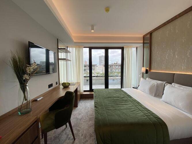 Central Point Hotel