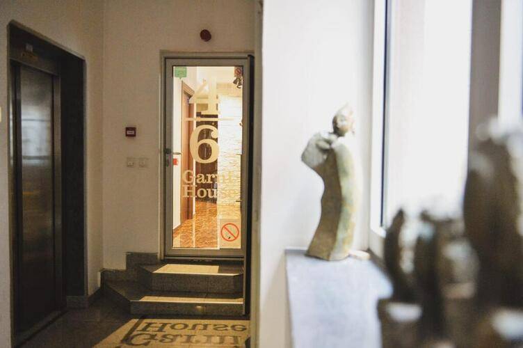 Garni House 46