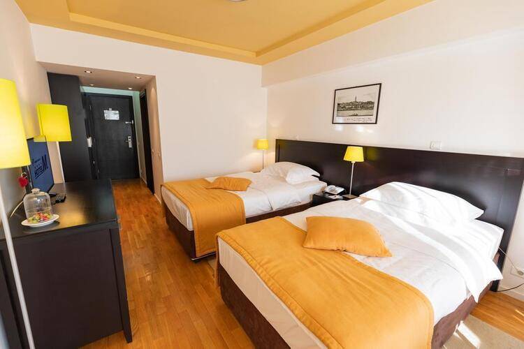 Hotel M