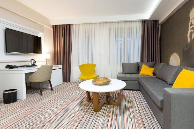 Hotel Tesla Smart Stay