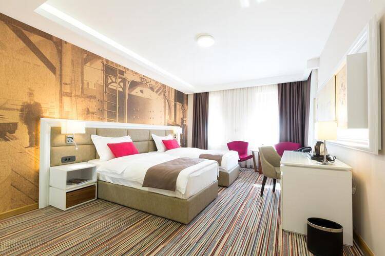 Hotel Tesla Smart Stay