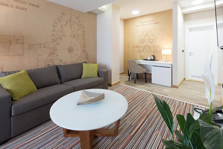 Hotel Tesla Smart Stay
