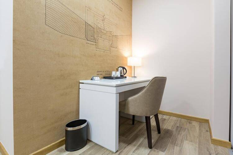 Hotel Tesla Smart Stay