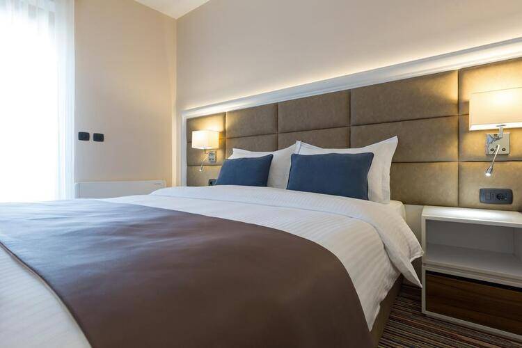 Hotel Tesla Smart Stay