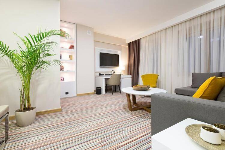 Hotel Tesla Smart Stay