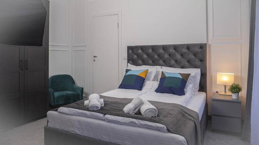 Kings Palace Suites