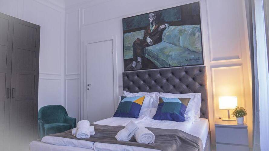 Kings Palace Suites