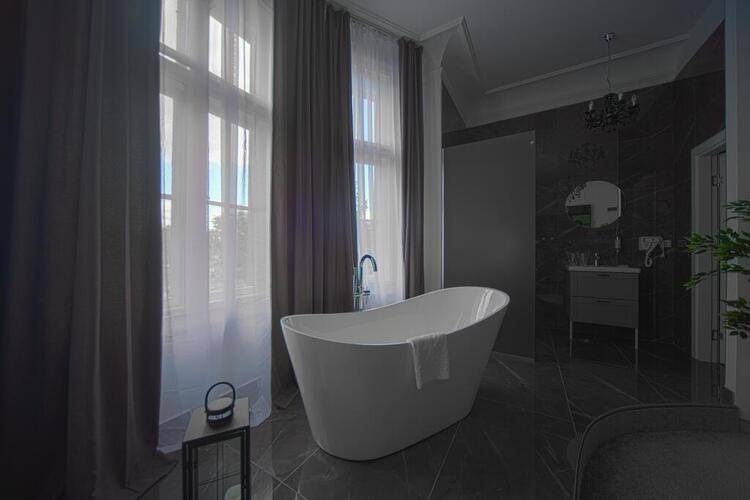 Kings Palace Suites