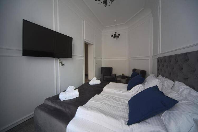 Kings Palace Suites