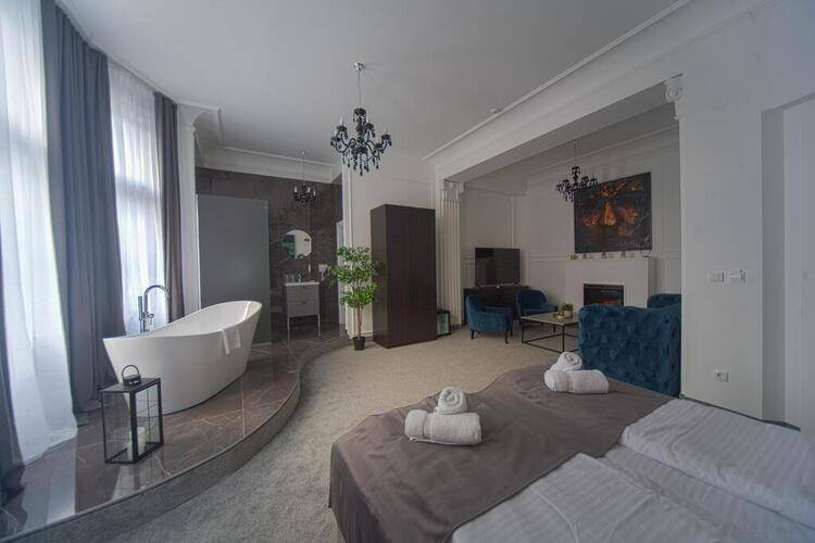 Kings Palace Suites