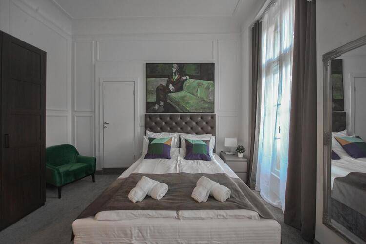 Kings Palace Suites