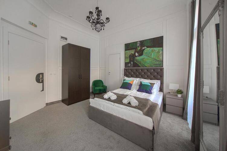 Kings Palace Suites