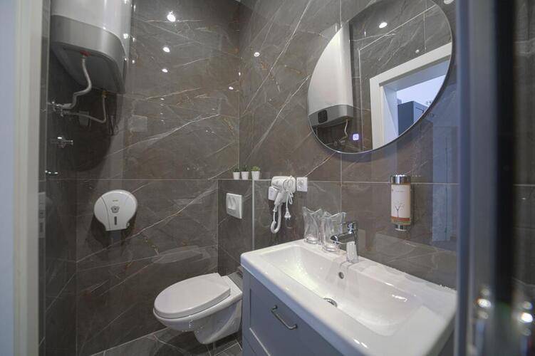Kings Palace Suites