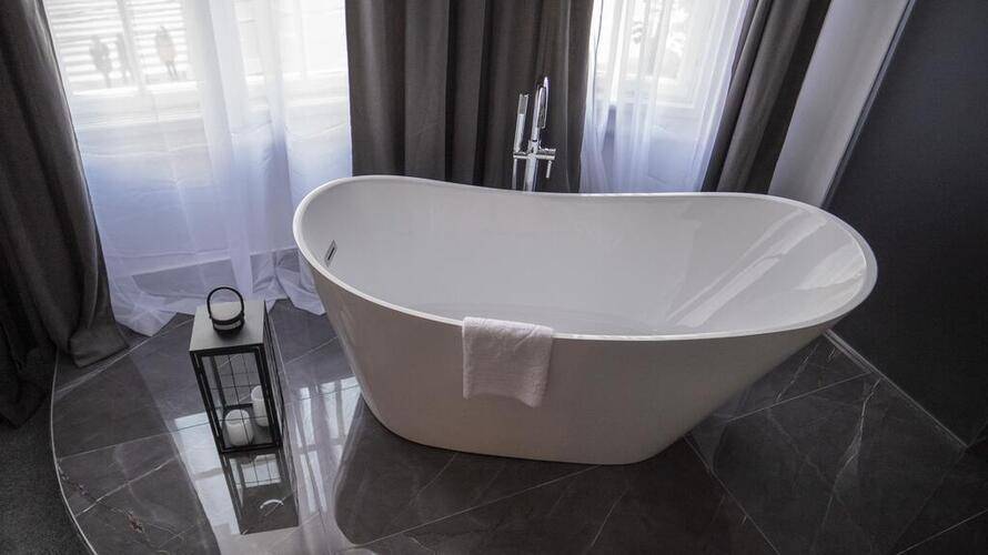 Kings Palace Suites