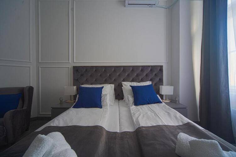 Kings Palace Suites