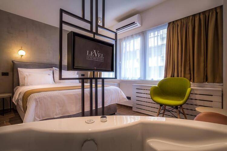 Level Luxury Suites