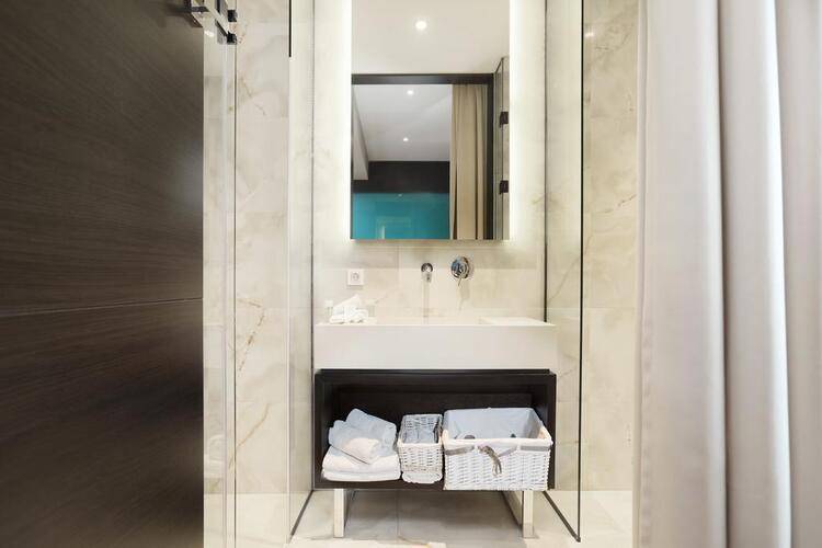 Maccani Luxury Suites