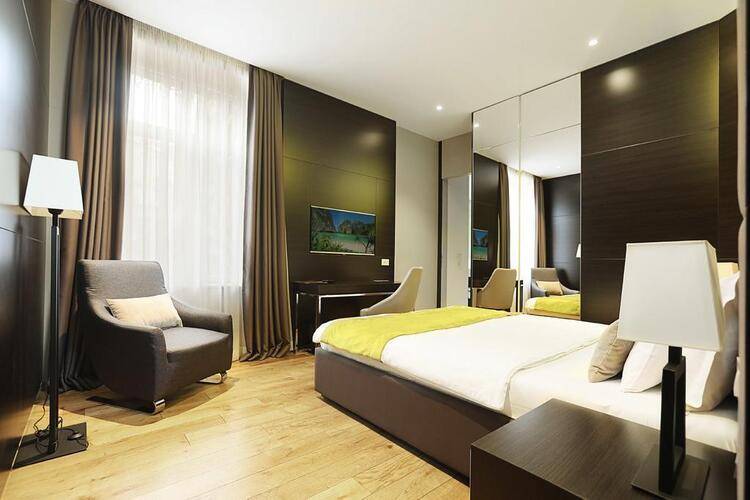 Maccani Luxury Suites