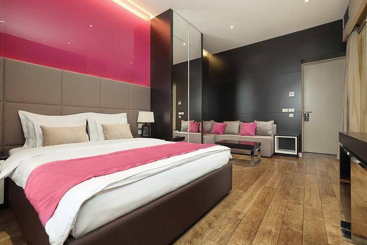 Maccani Luxury Suites