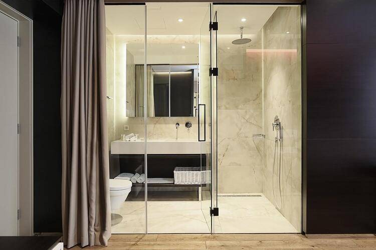 Maccani Luxury Suites