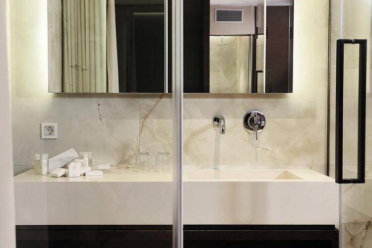 Maccani Luxury Suites
