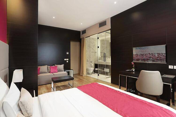 Maccani Luxury Suites