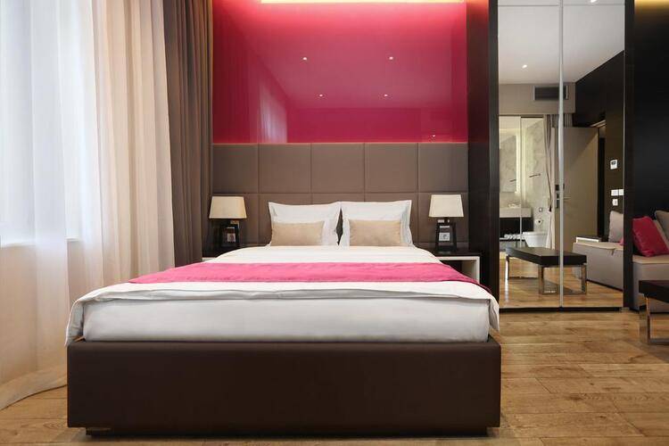 Maccani Luxury Suites