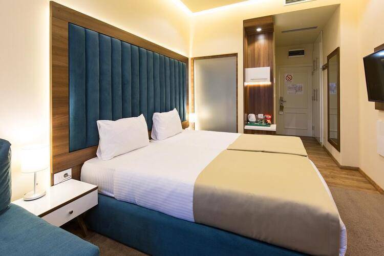 Marquise Hotel