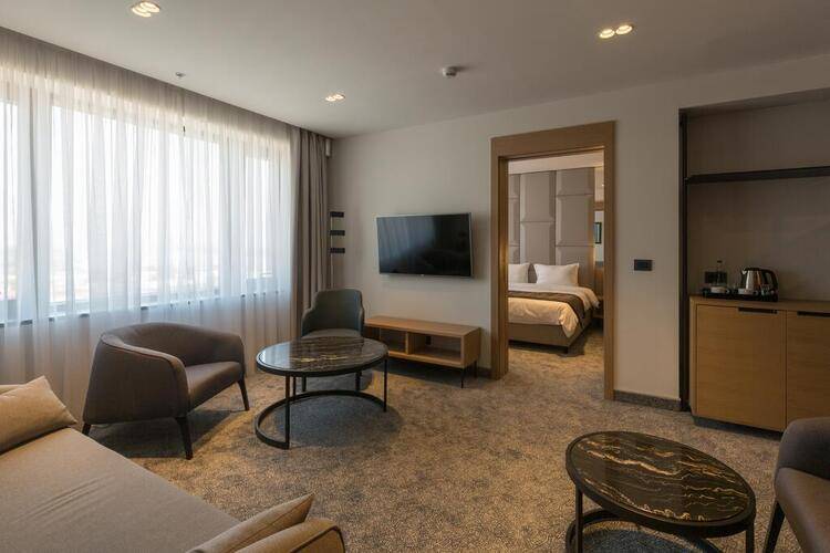 Hotel Mona Plaza