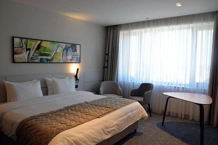 Hotel Mona Plaza
