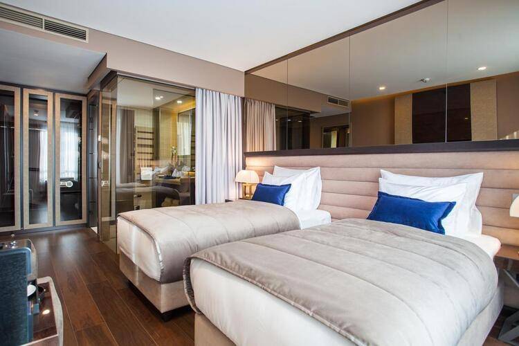 Saint Ten Hotel