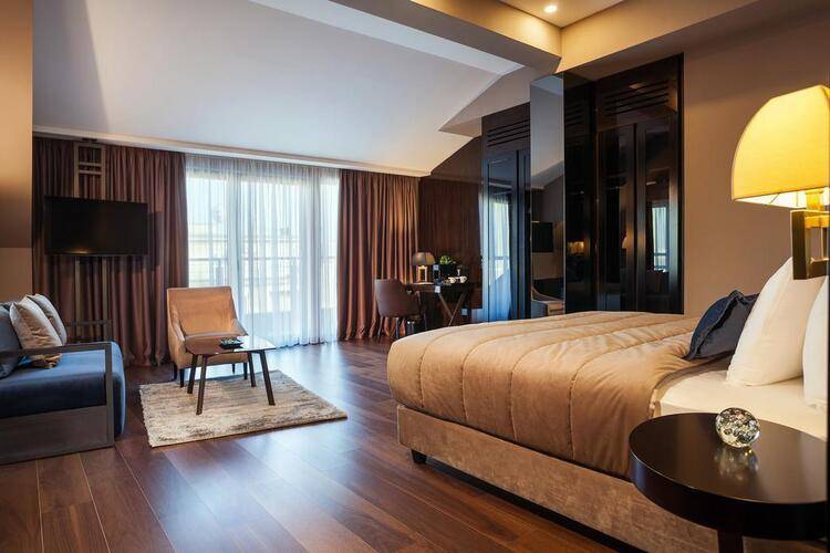 Saint Ten Hotel