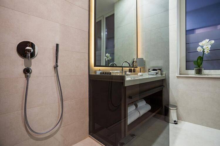Saint Ten Hotel