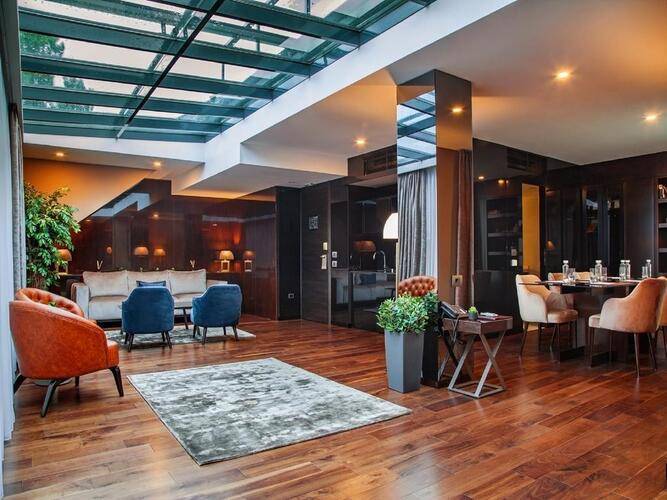 Saint Ten Hotel