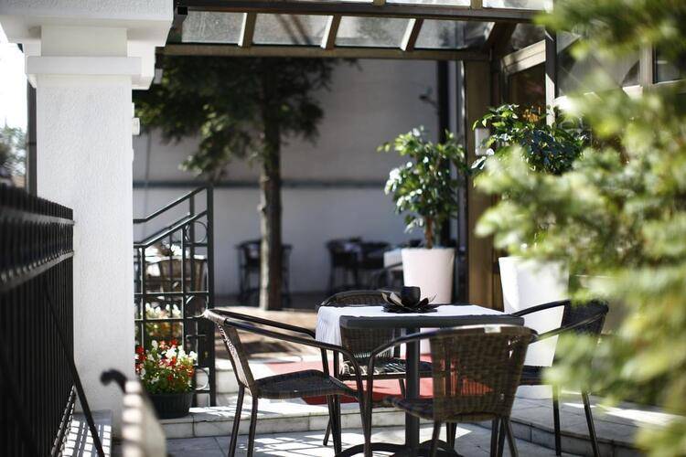 Garni Hotel Vozarev