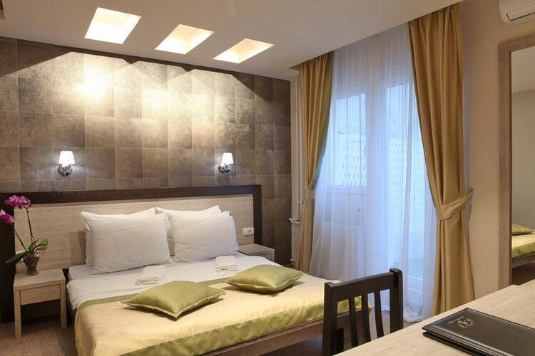Garni Hotel Vozarev