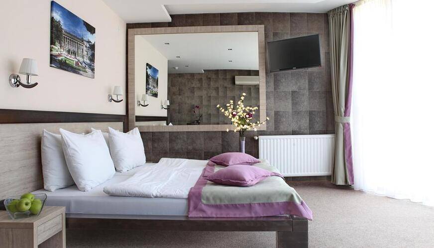 Garni Hotel Vozarev