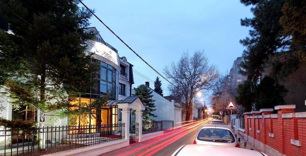 Garni Hotel Vozarev