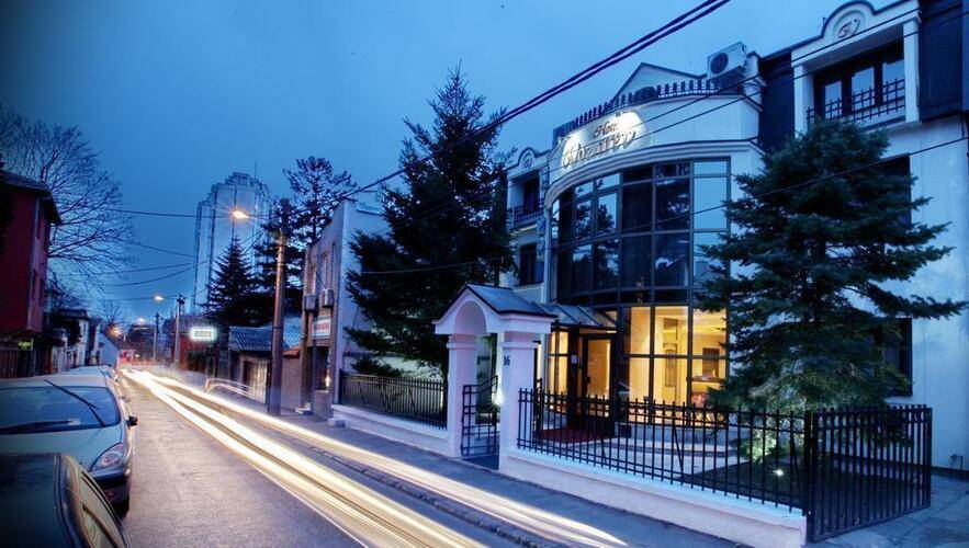 Garni Hotel Vozarev