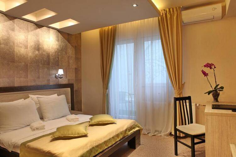 Garni Hotel Vozarev