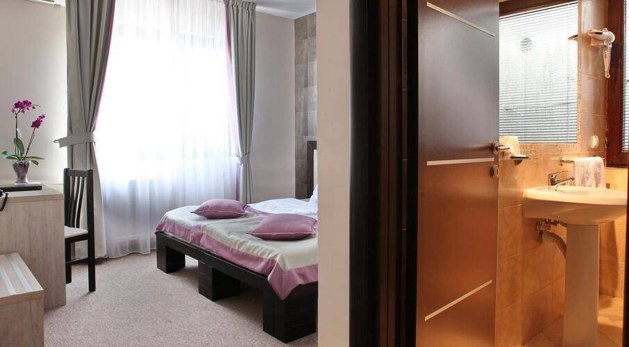 Garni Hotel Vozarev
