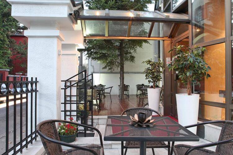 Garni Hotel Vozarev