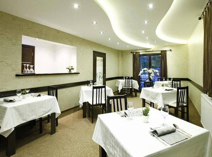 Garni Hotel Vozarev